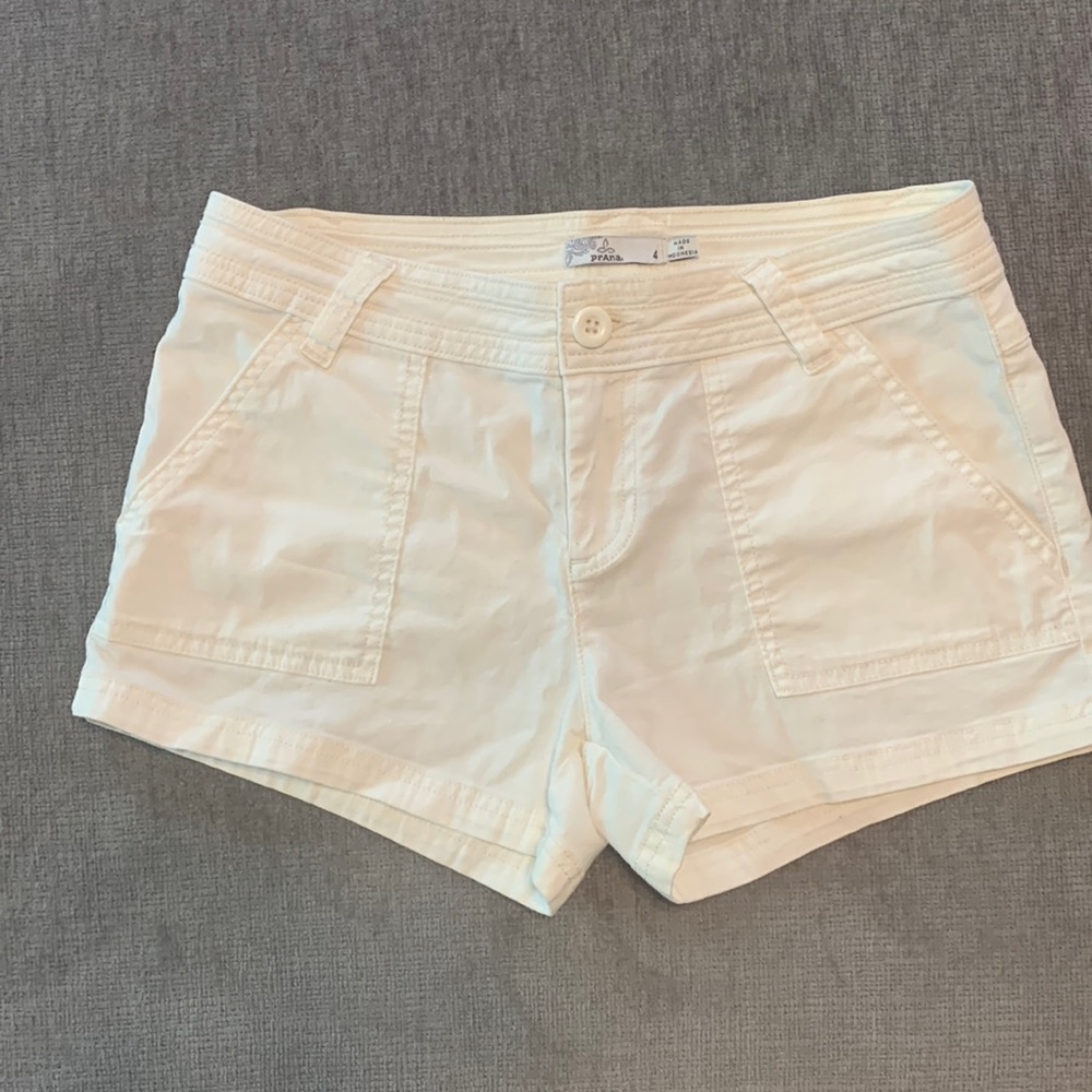 Prana Tess Shorts Size 4 with 3” Inseam